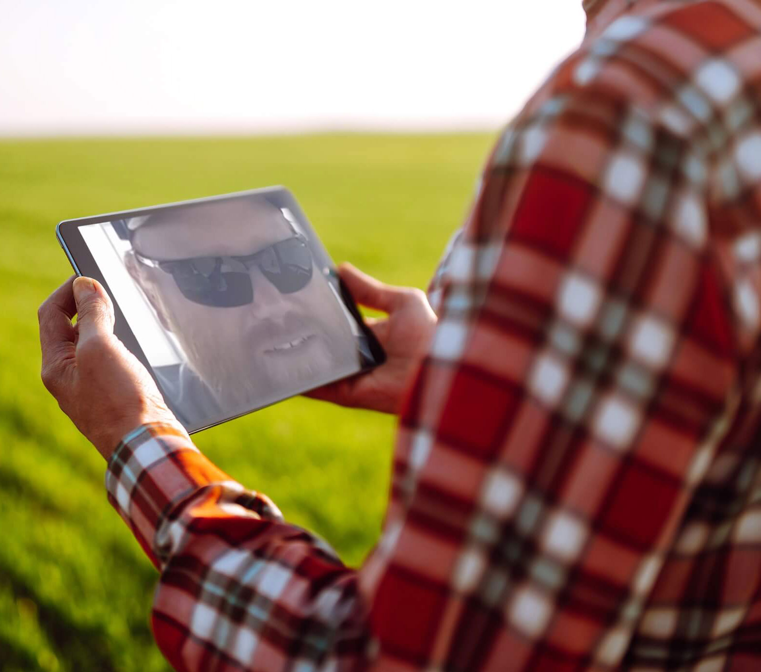 Video interview with a farmer reviewing Climate FieldView